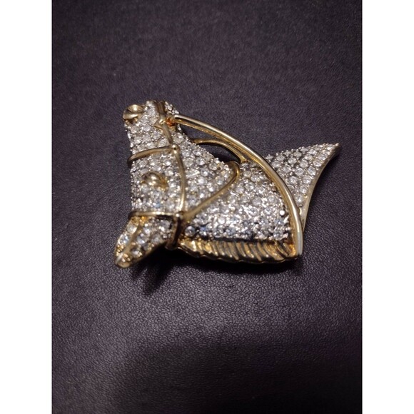 **Final Sale** Gold tone horse head brooch - Picture 4 of 7